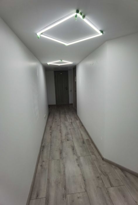 Отличный офис 23 кв.м. с кондиционером и панорамным видом на Позняках!