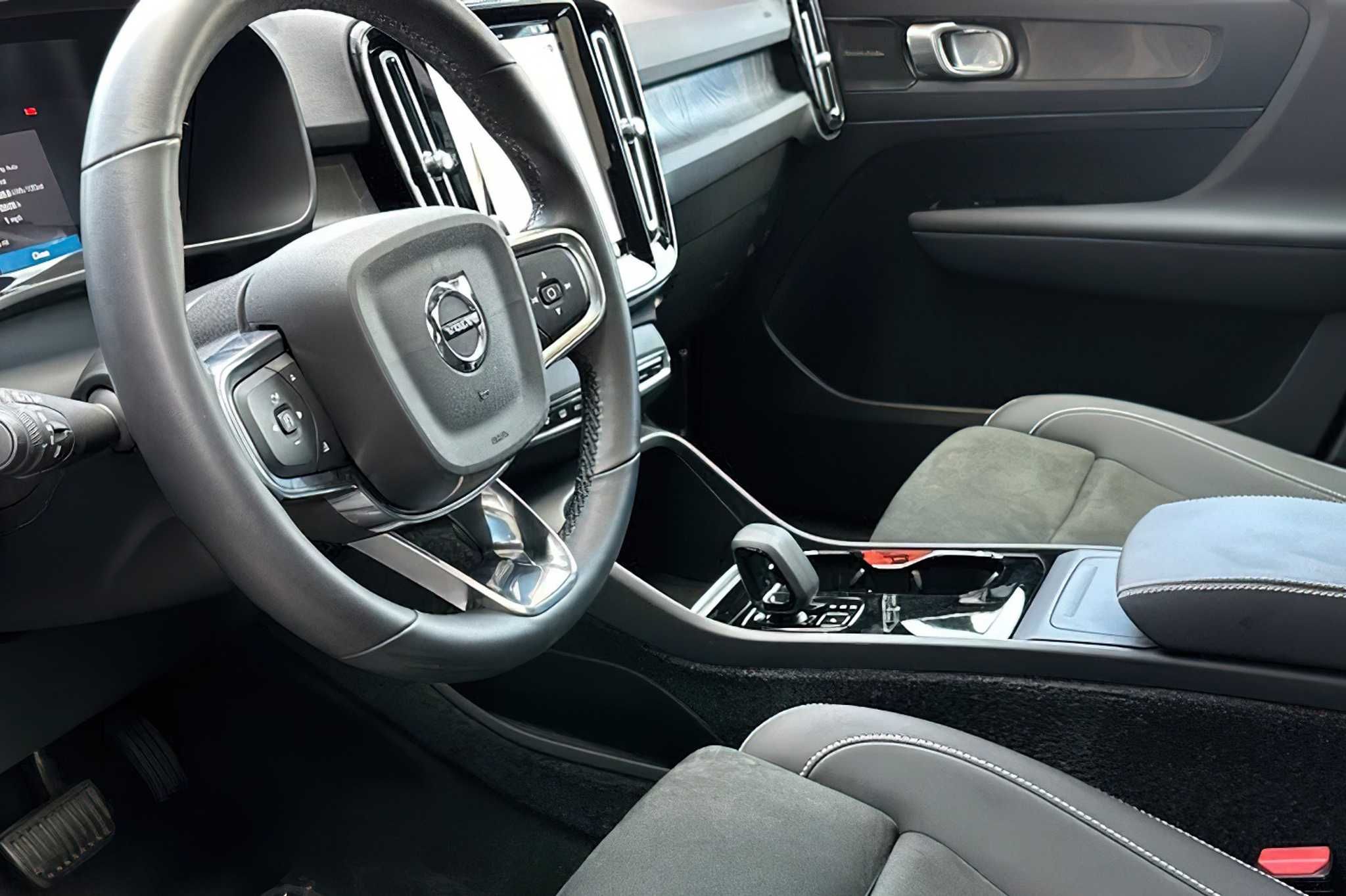 Volvo C40    2022
