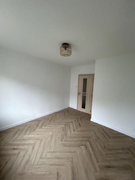 4-pokojowe mieszkanie z balkonem, I piętro