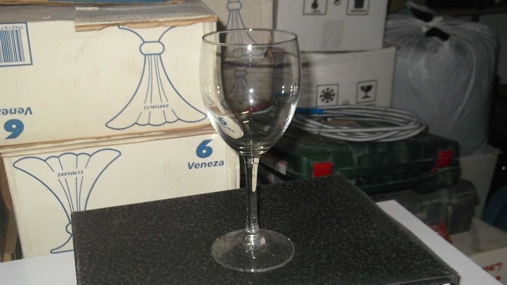 vendo copos para vinho