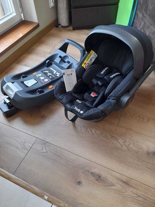 Fotelik dla dziecka / Nosidełko