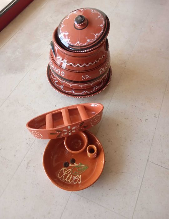 Pote para frango na púcara + azeitona + assador de chouriço