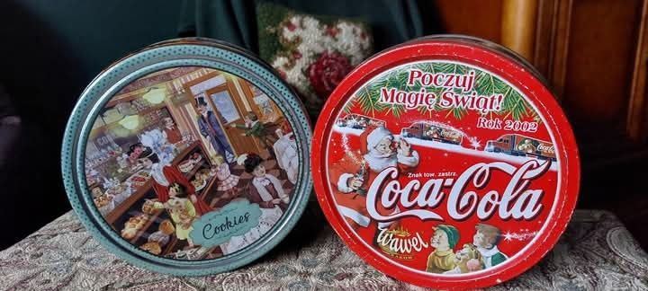 Metalowa puszka pudełko po ciastkach Coca Cola