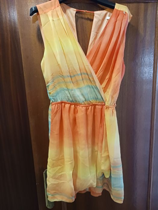 Vestido com varias cores