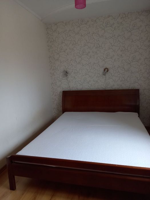 Двоспальне ліжко в чудовому стані