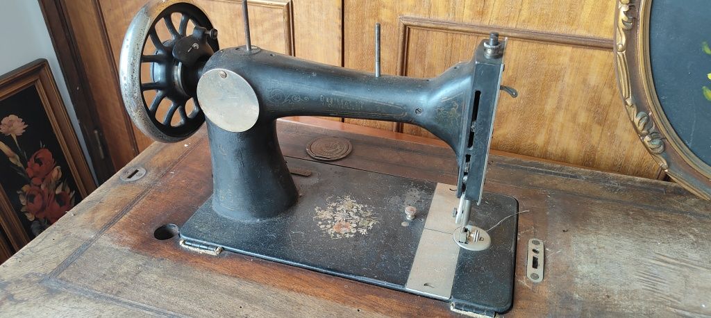 Máquina de costura antiga