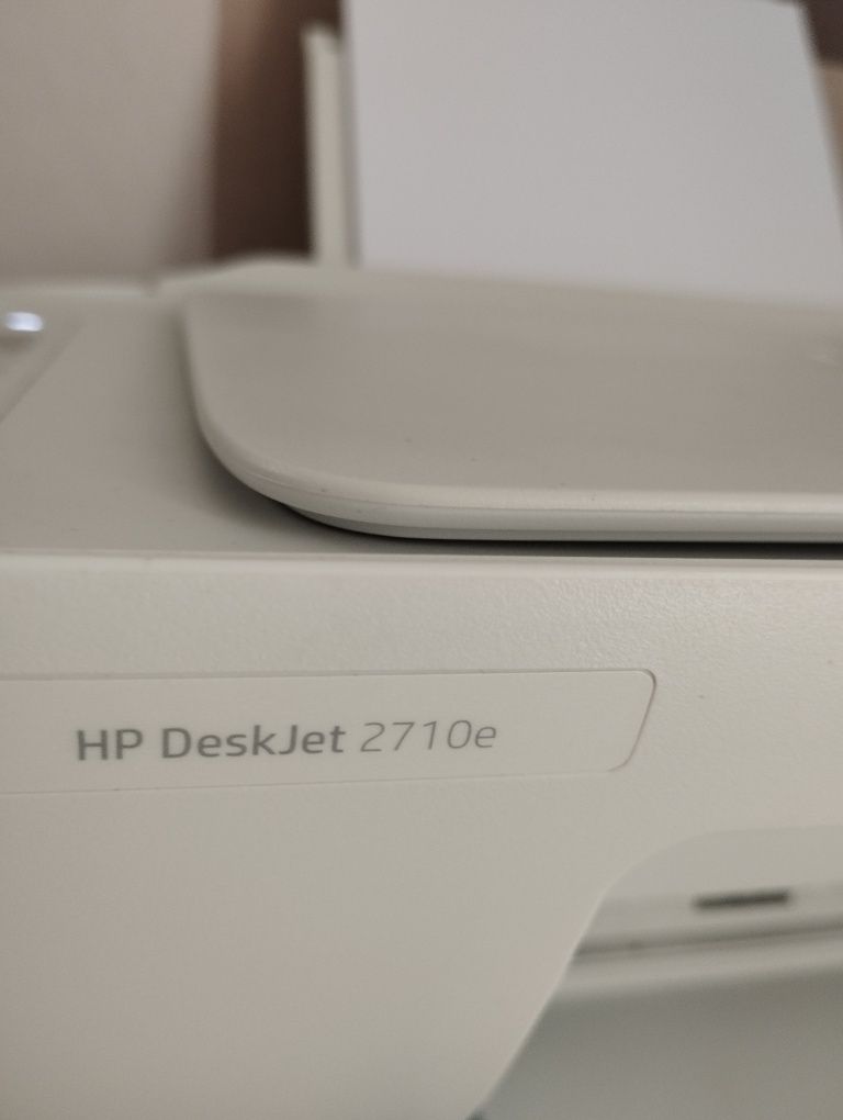 Urządzenie wielofunkcyjne drukarka ksero HP deskjet 2710e gratisy