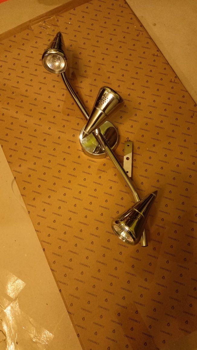 Lampa halogenowa potrójna