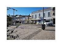 Prédio (316 m2), 2 pisos e com quintal, para reabilitar, frente Par...