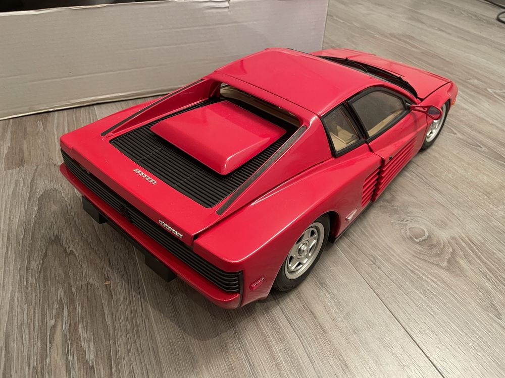 Pocher Ferrari Testarossa w skali 1:8 złożony w oryginalnym opakowaniu