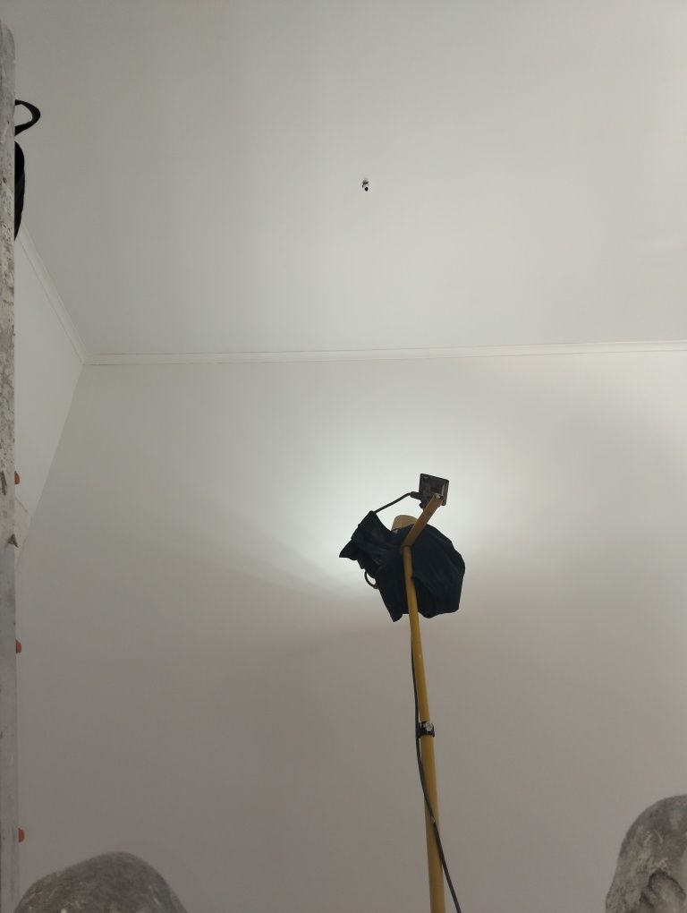 Olá realizo trabalhos de pinturas e reparação