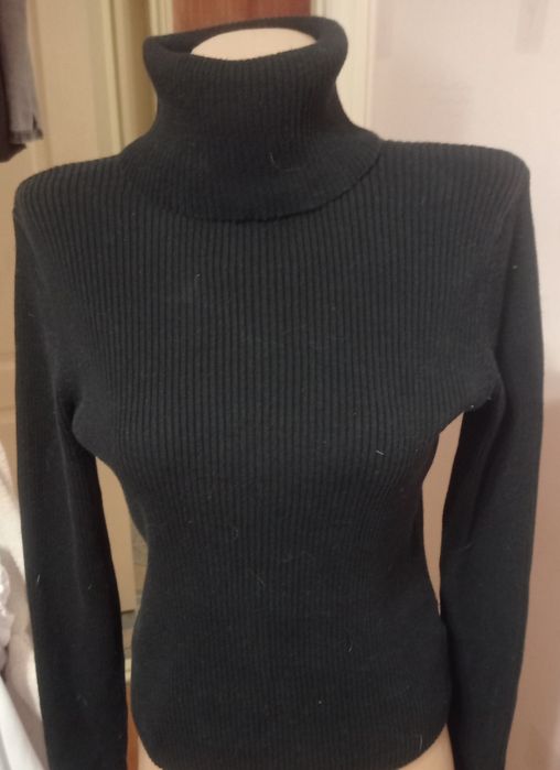 Продам  гольф в рубчик. 46 размер.