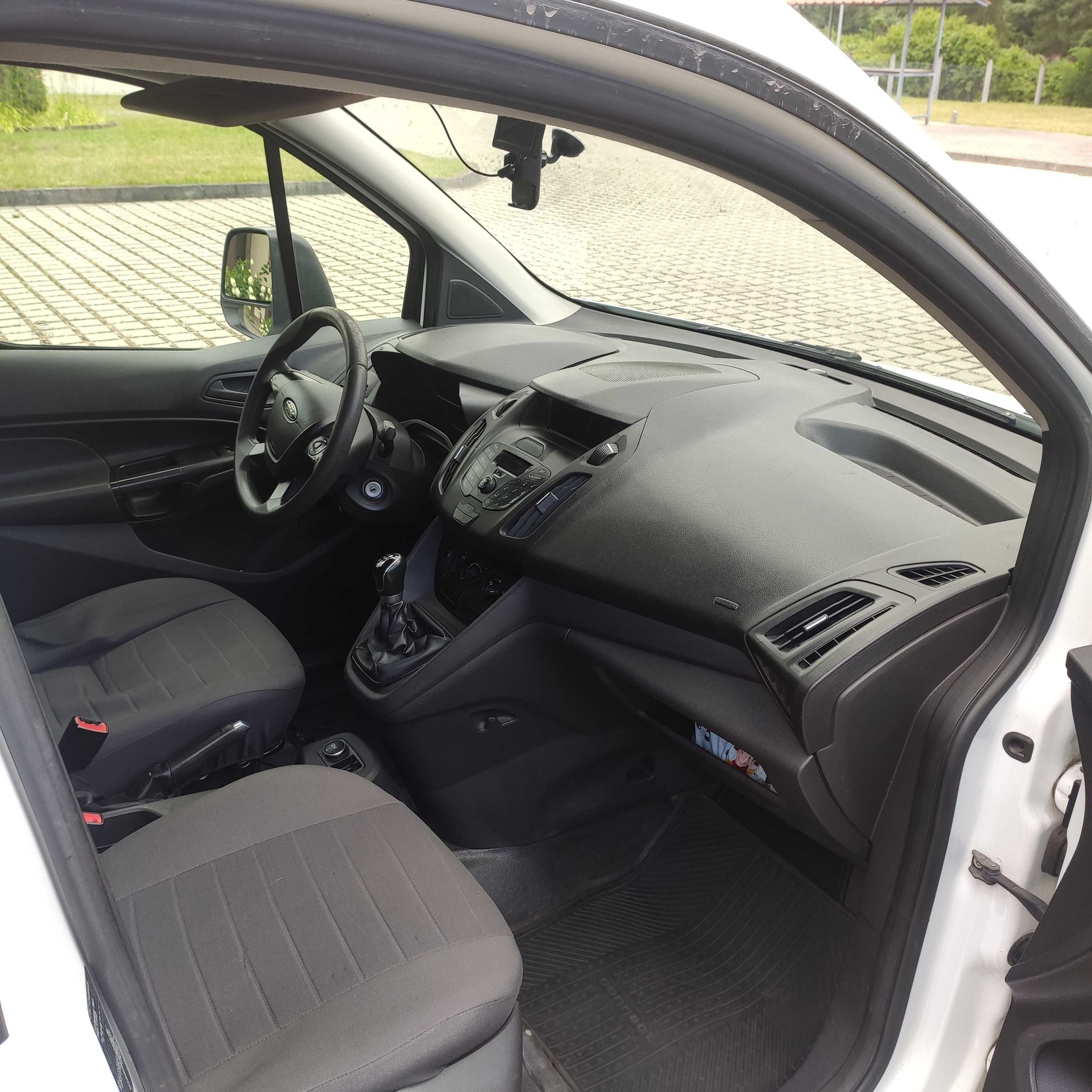 Śliczny Ford Transit Connect