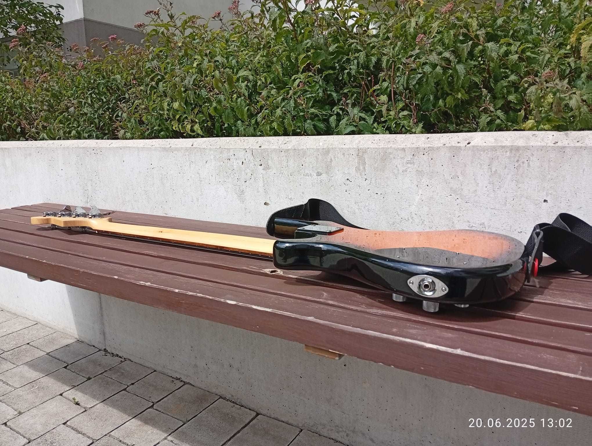 Gitara basowa Vision
