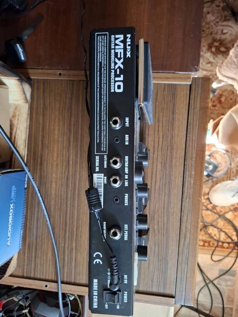 NUX MFX-10 multiefekt gitarowy