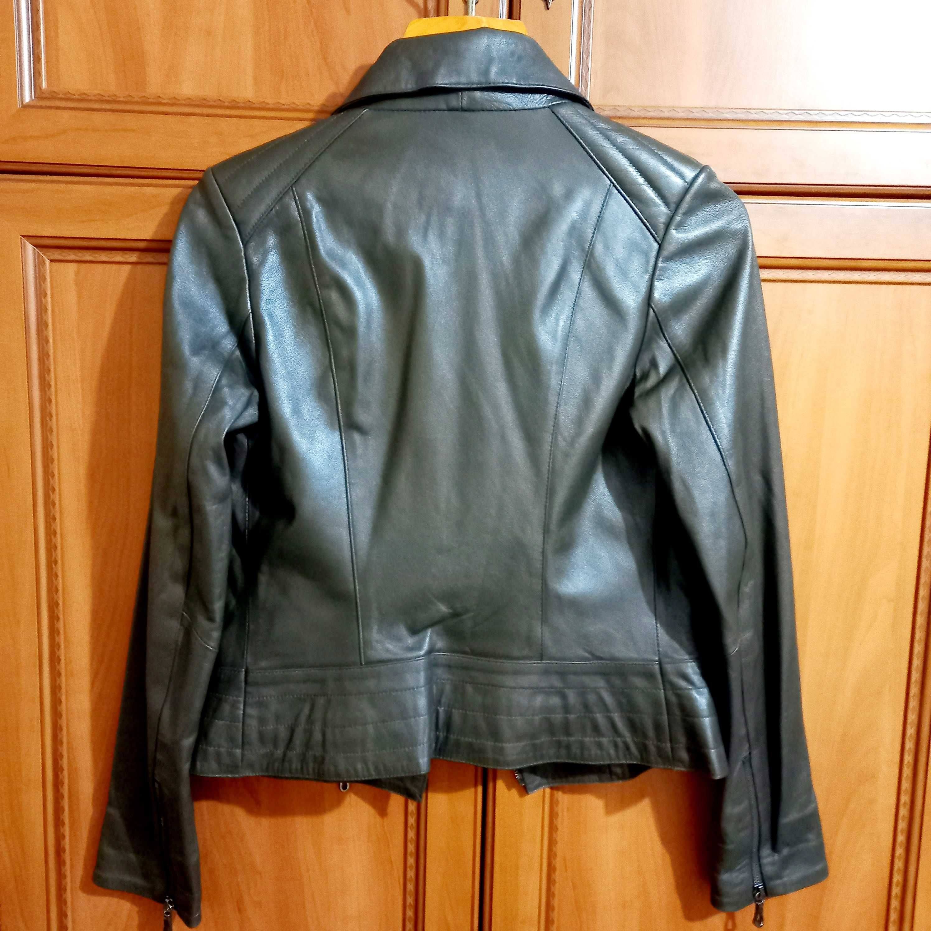 Жіноча куртка косуха коротка з натуральної шкіри.р.S.44б.у.