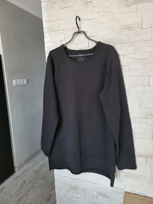 Czarna męska gładka dłuższa bluzka na długi rękaw New Yorker XL