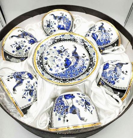 Komplet sześciu filiżanek z cienkiej porcelany japońskiej Paw CB-16