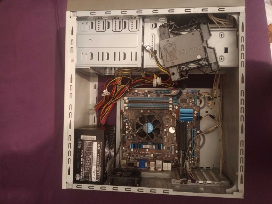 В разбор системник i7-870 H55 2*2Gb ddr3 6850 fATX coolermaster