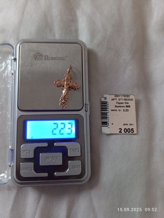 Продам Крестік золотий
