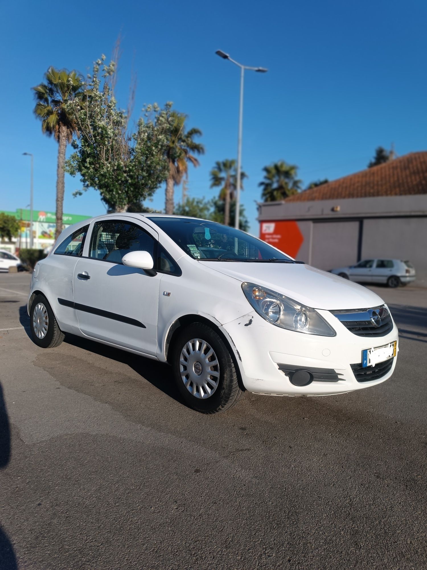 Corsa D comercial