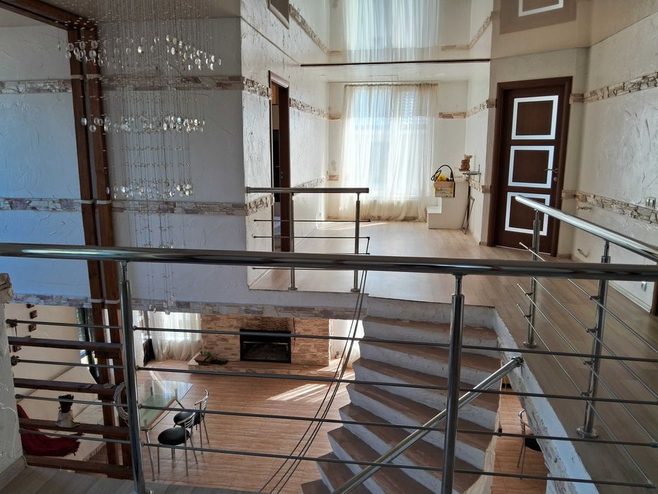 Пропоную в районі Корея будинок біля лісу — 210 м² комфорту та стилю