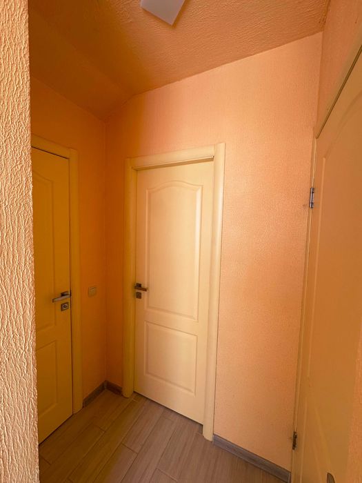 Продам капітальний 2-х поверховий будинок, 10 хв. від м. Індустріальна