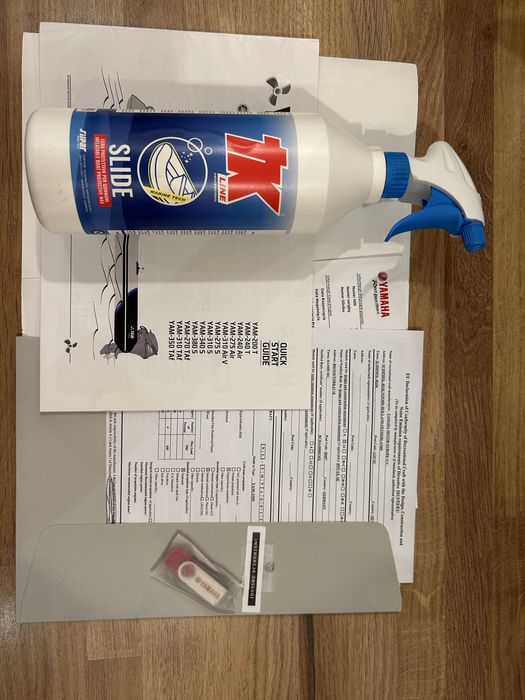 Ponton Yamaha YAM- 310S