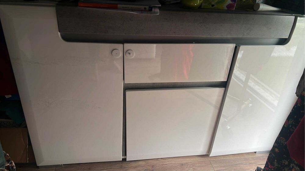 Komplet 5 mebli Agata Meble: słupek, witryna, komoda. 2 półki