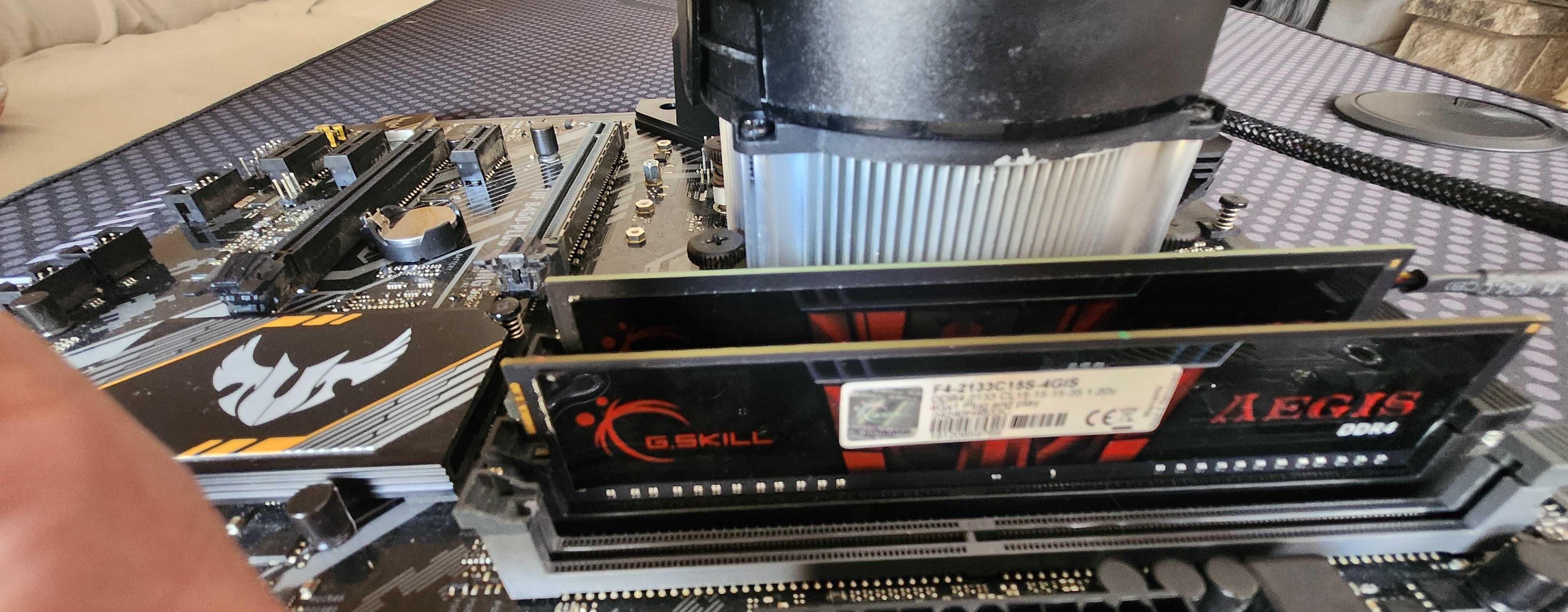 Motherboard asus tuf b450+rysen 3+memorias