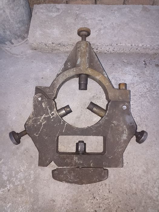 Токарный центр, люнет