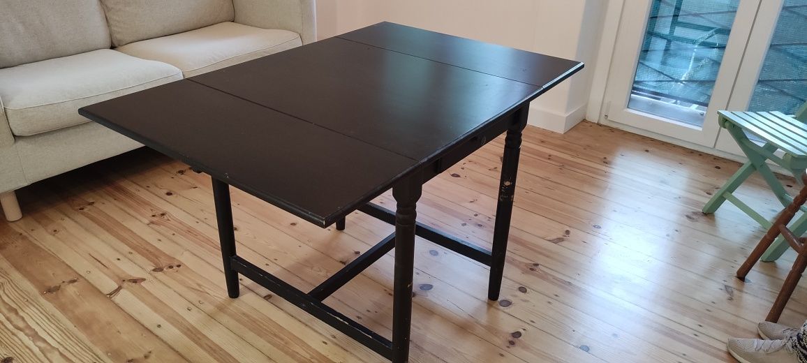 Mesa IKEA extensível preta