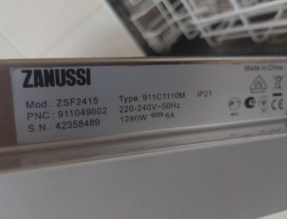 Посудомоечная машина Zanussi ZSF 2415
