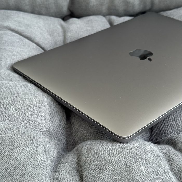 Apple macbook pro 13 2021 M1 256gb