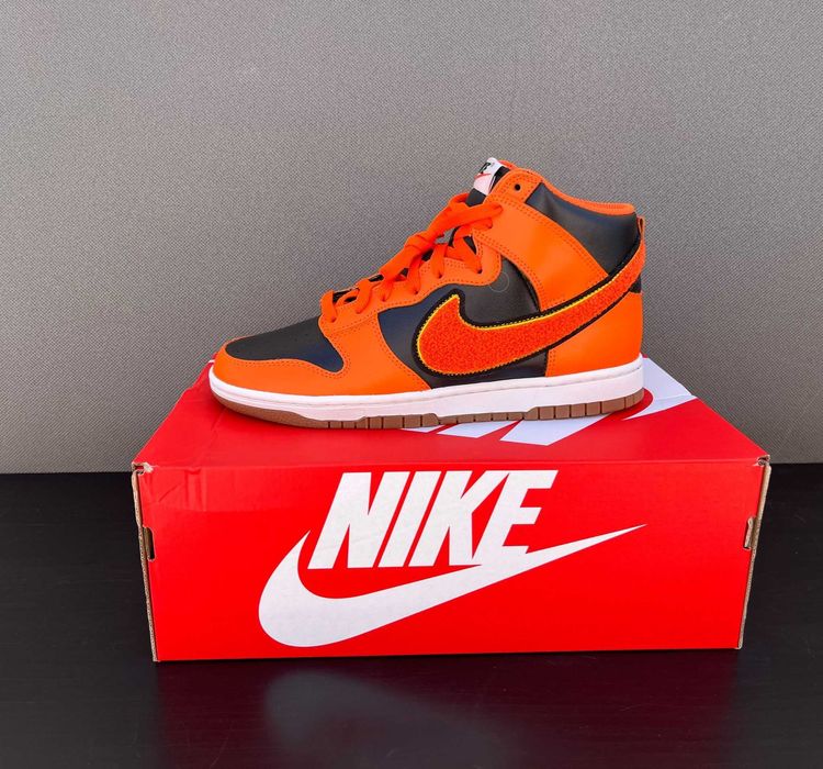 Nike Dunk High University Black Safety Orange