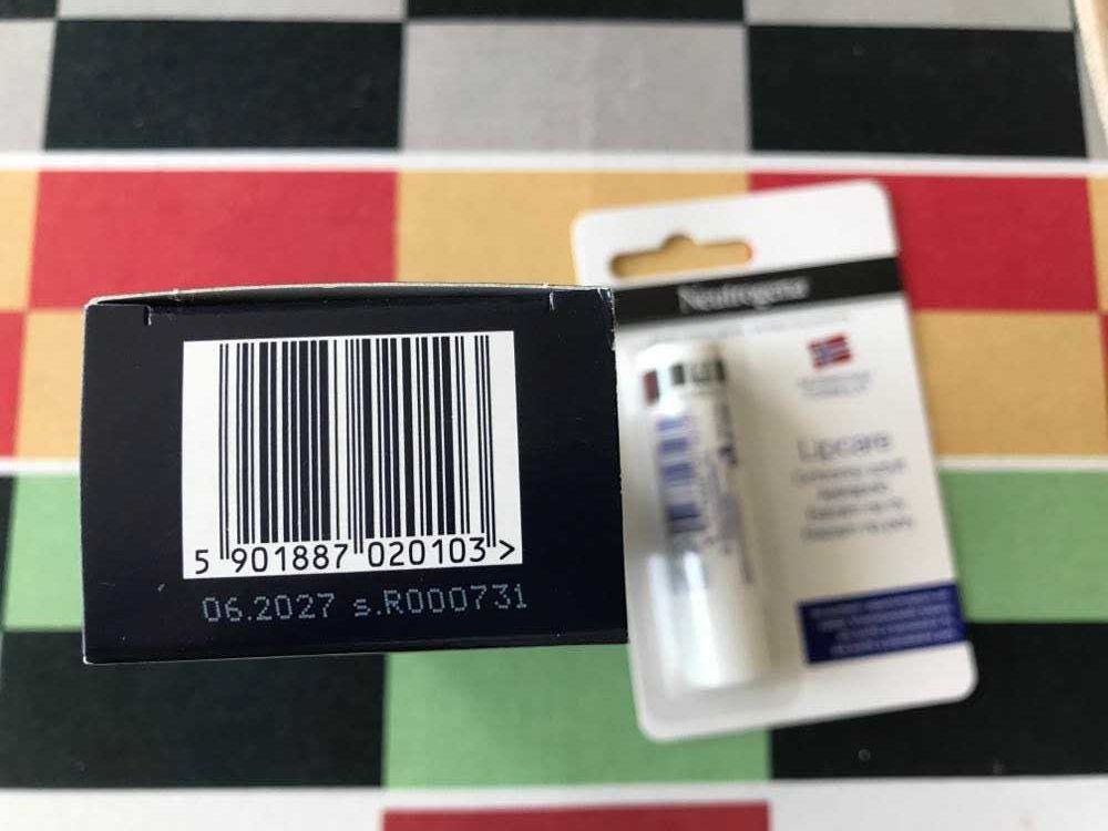 Zestaw: Ziaja krem nawilżający dla mężczyzn i Neutrogena pomadka.