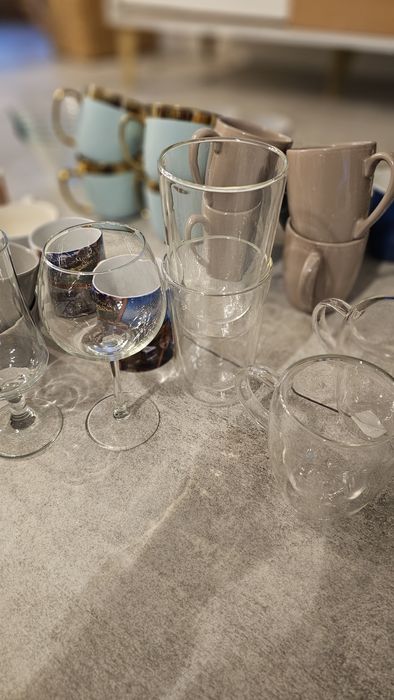 Sprzedam zestaw kubków i szklanek