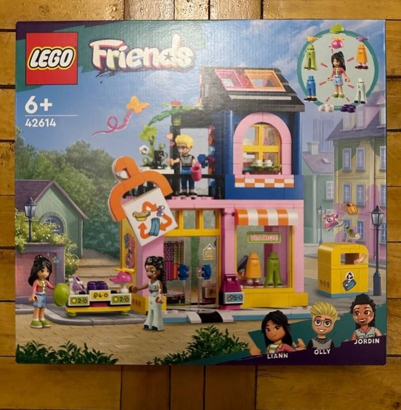 Конструктор LEGO Friends Магазин вінтажгого одягу  409 деталі