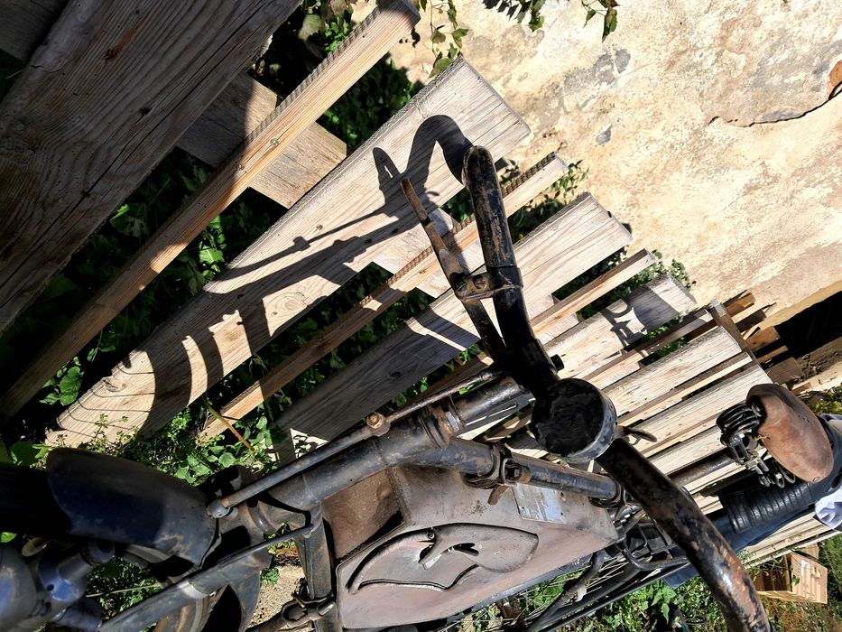 Stary szwajcarski rower wojskowy