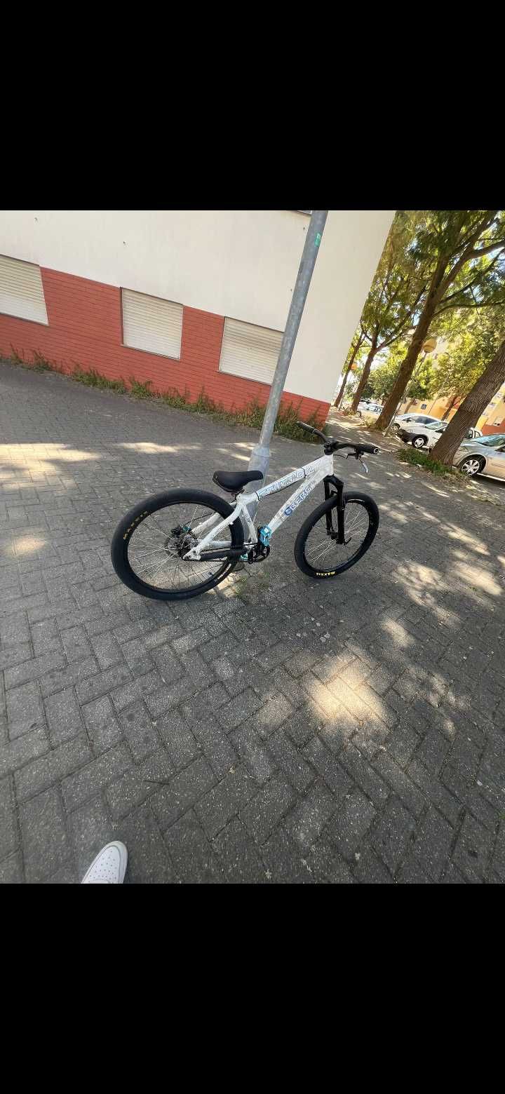 Vendo bicicleta Berg stuka 9.2 TROCO POR PC OU NOTEBOOK GAMER