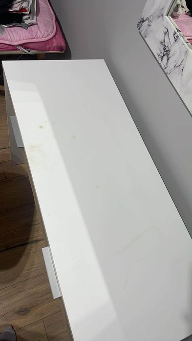 Toaletka z lustrem plus krzesło obrotowe