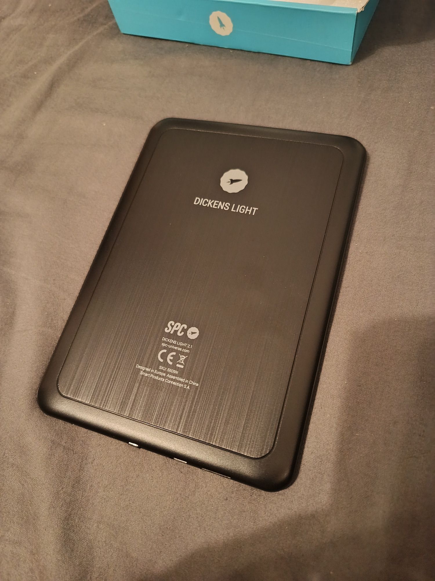 Ereader Retroiluminado SPC Dickens Light com Capa
Com entrada para car