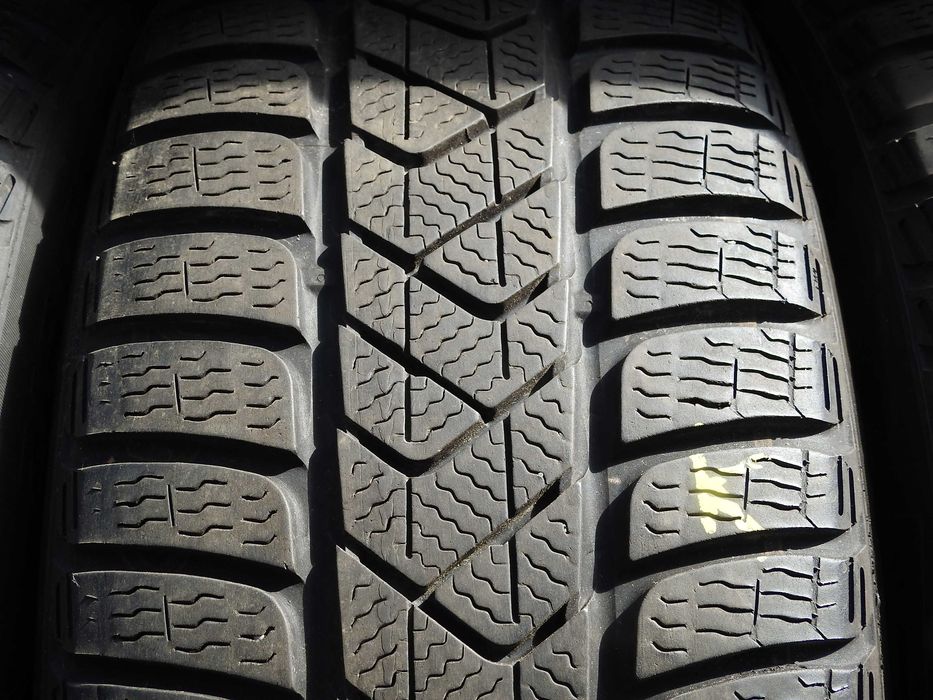 4x Pirelli SottoZero 3  215/55r17 94H 16rok 6mm