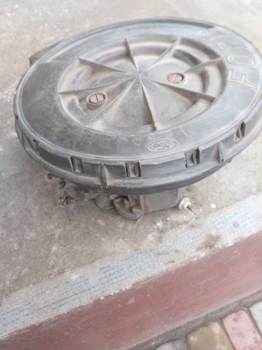 Продам корпус повітряного фільтра для автомобіля ford