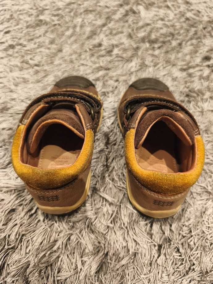 Sapatos Geox castanhos 21