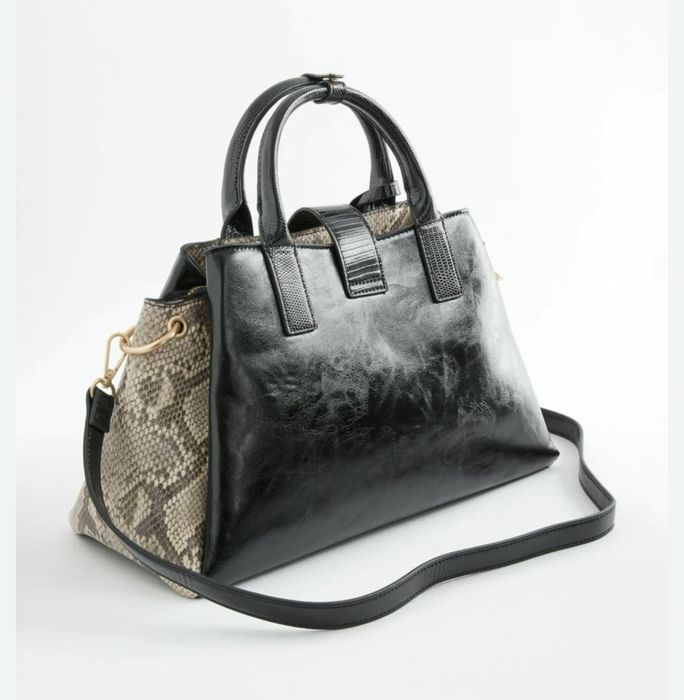 сумка-тоут лакована зі вставкою зі зміїної шкіри