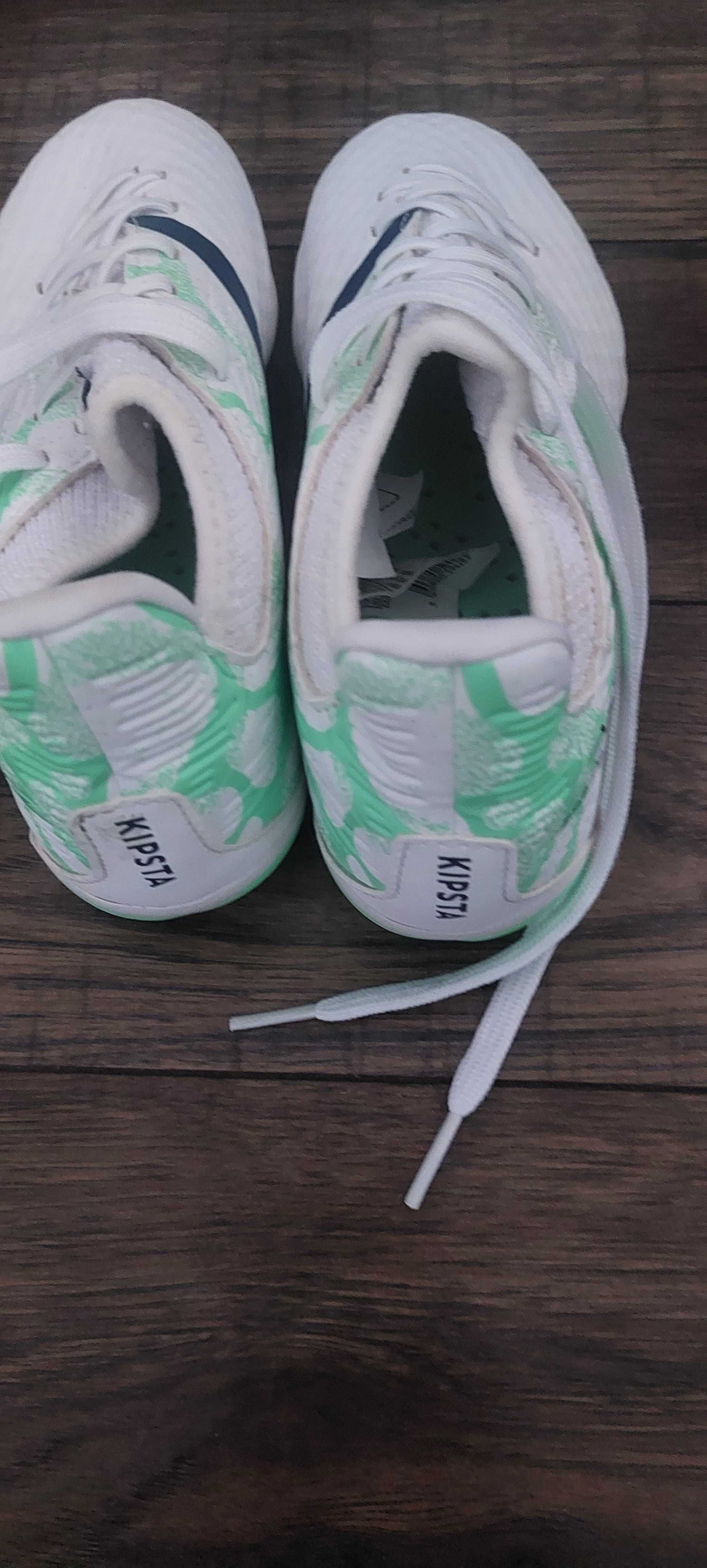 Buty sportowe dziecięce korki