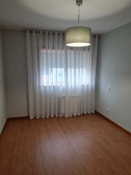 T2 para Arrendamento em Leça do Balio — 1.000 €/mês — Com Garagem