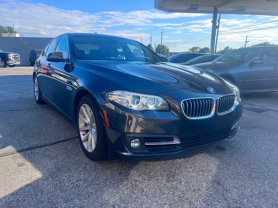 BMW 5 Series      2015