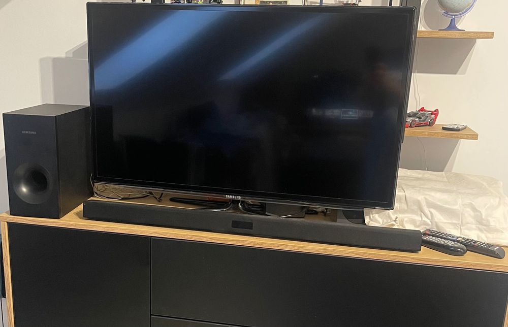 Tv led Samsung 40 cali i kino domowe